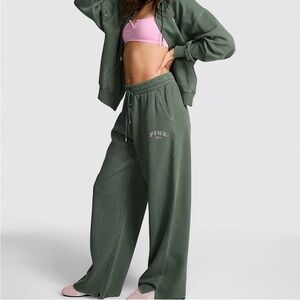 PINK Victoria's Secret Ivy Fleece Sweatpants